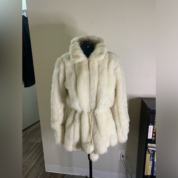 Scandinavian Faux Fur Vintage Coat - Picture 3 of 9